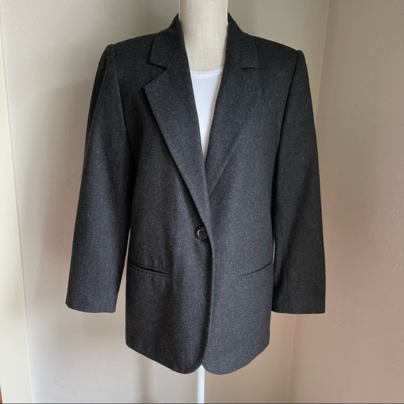 Sag Harbor Jackets & Blazers - Sag Harbor Vintage‎ Wool Blazer in Charcoal Size:10P